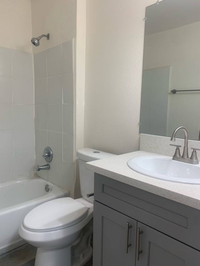 Apartment for rent at 1064 Cedar Ave, Long Beach, CA 90813