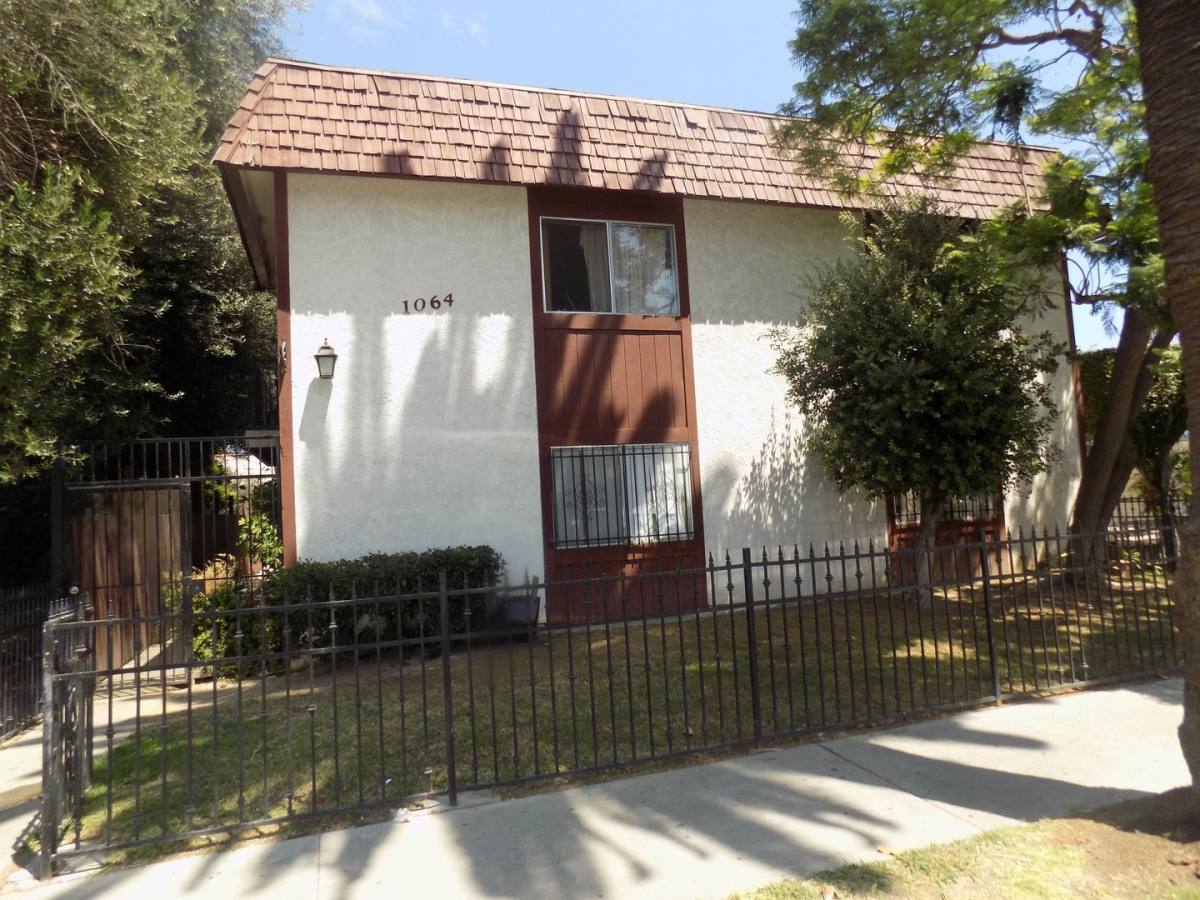 Apartment for rent at 1064 Cedar Ave, Long Beach, CA 90813