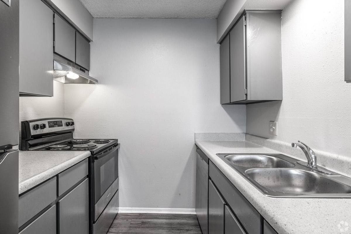 Apartment for rent at Windsor Gardens, 55 Ranchwood Blvd, Yukon, OK 73099