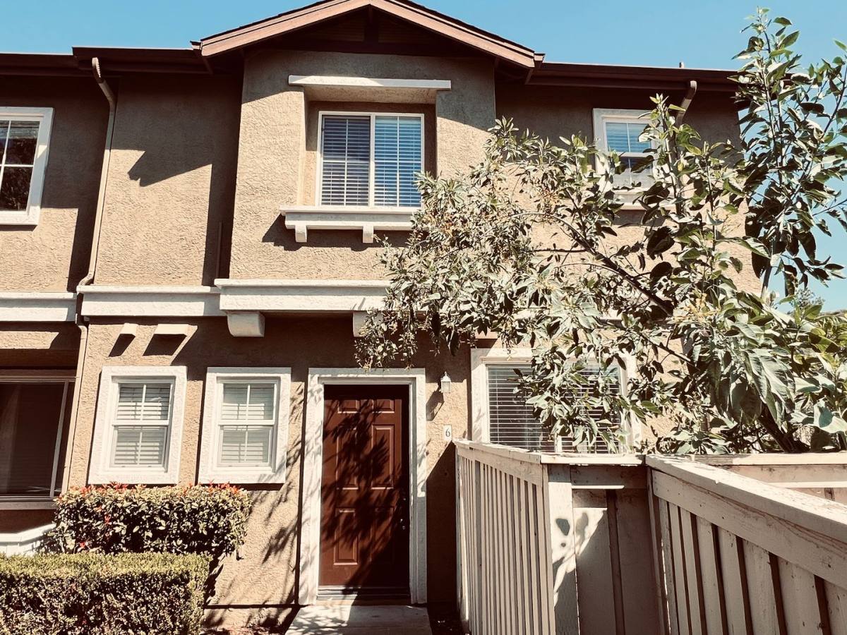 Townhouse for rent at 2046 Azure Cove, Chula Vista, CA 91915