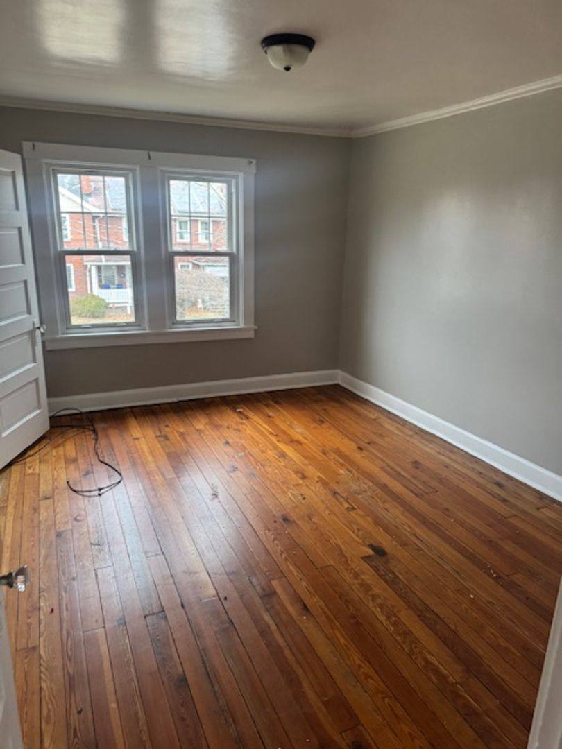 Townhouse for rent at 814 Vankirk St, Clairton, PA 15025