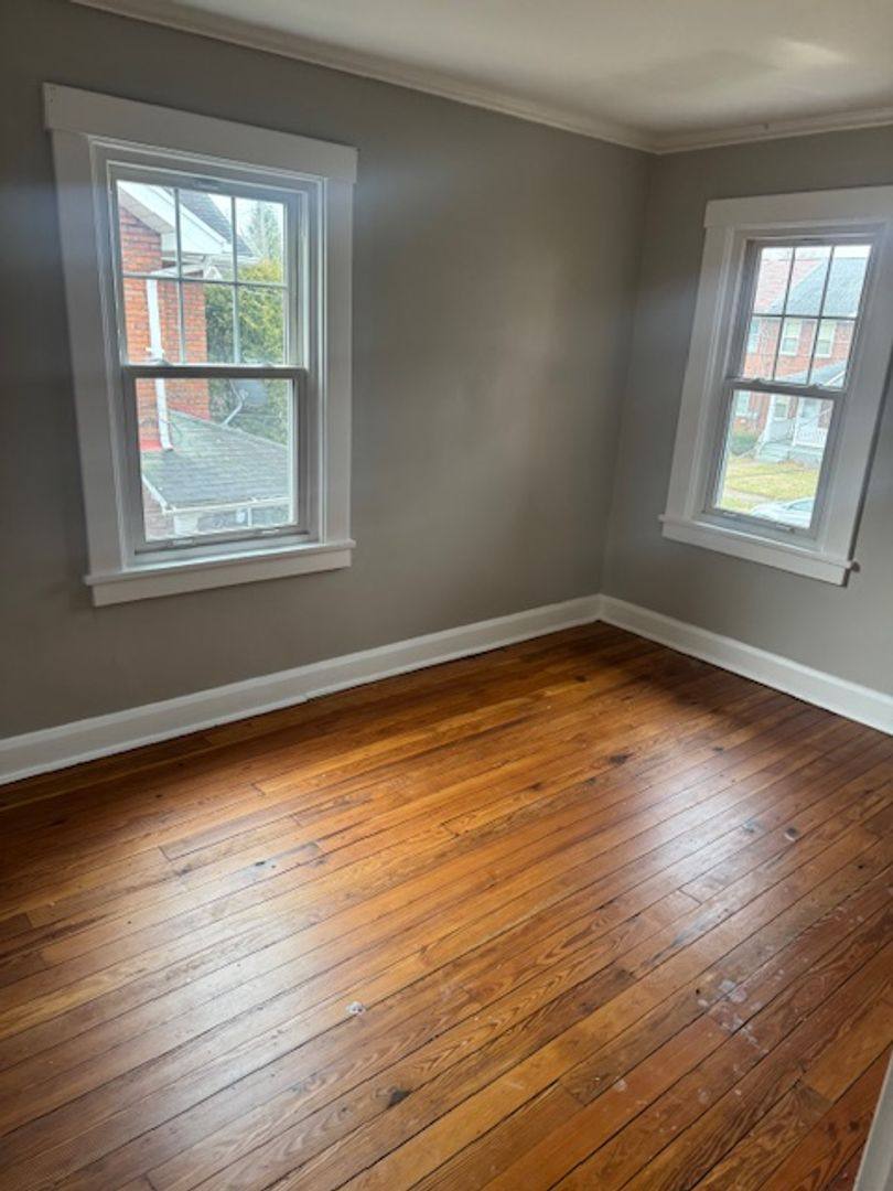 Townhouse for rent at 814 Vankirk St, Clairton, PA 15025