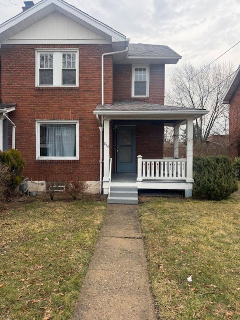 Townhouse for rent at 814 Vankirk St, Clairton, PA 15025