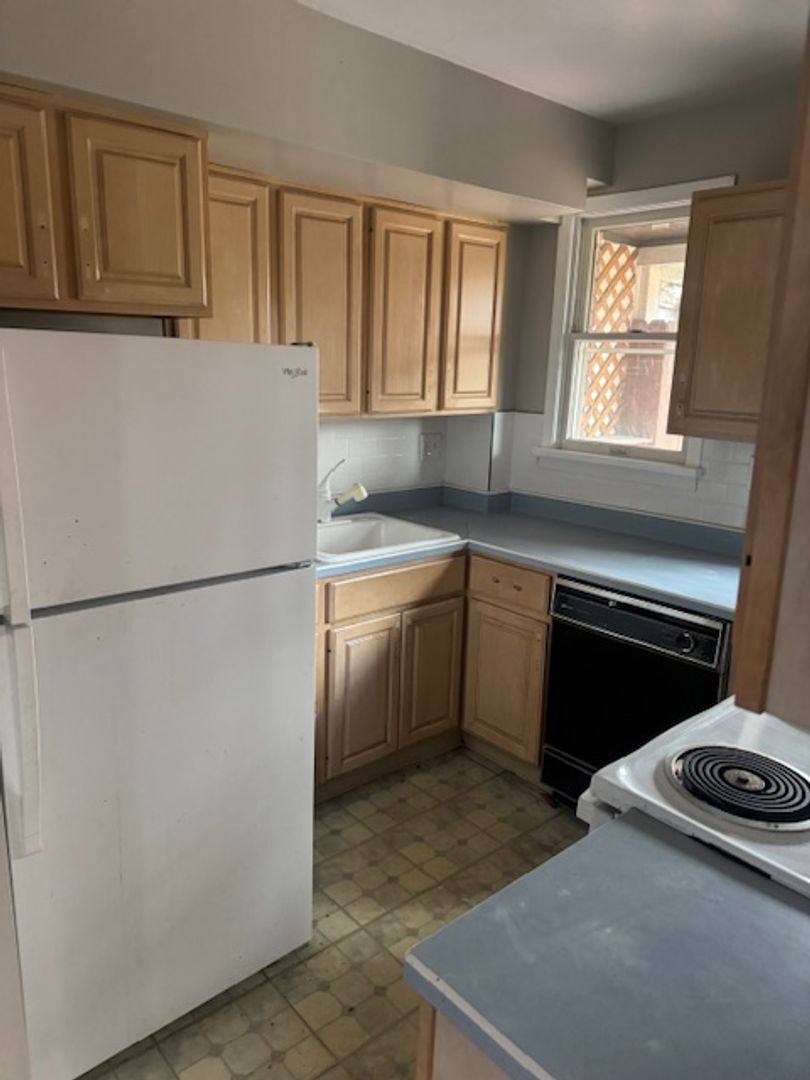 Townhouse for rent at 814 Vankirk St, Clairton, PA 15025