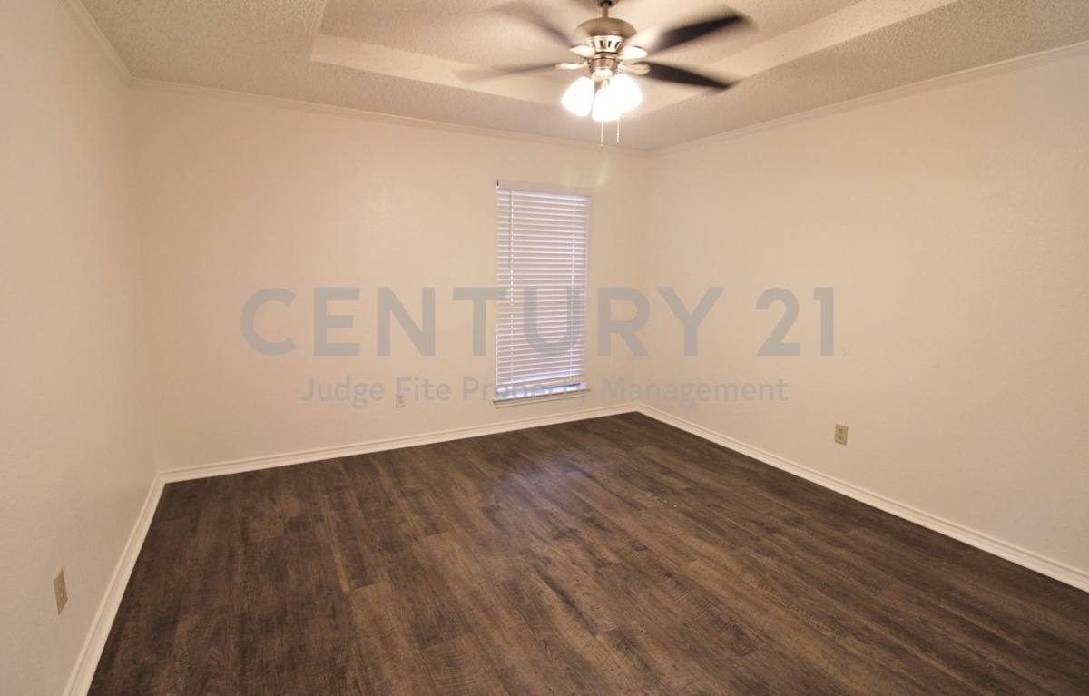 House for rent at 1234 Mockingbird Lane, Desoto, TX 75115