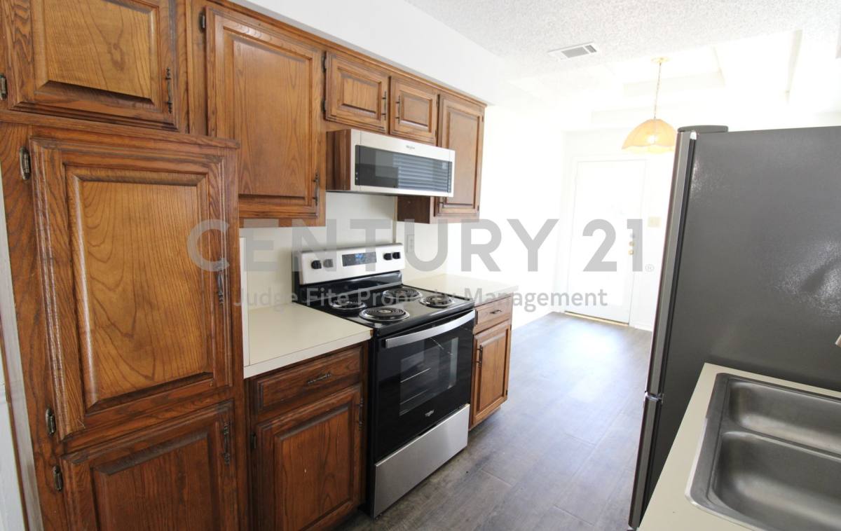 House for rent at 1234 Mockingbird Lane, Desoto, TX 75115