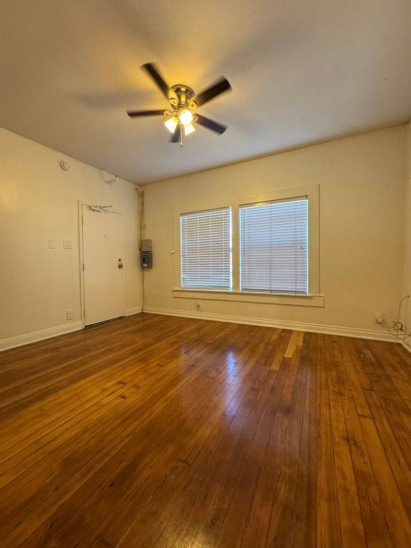 Apartment for rent at 526 S Union Ave, Los Angeles, CA 90017