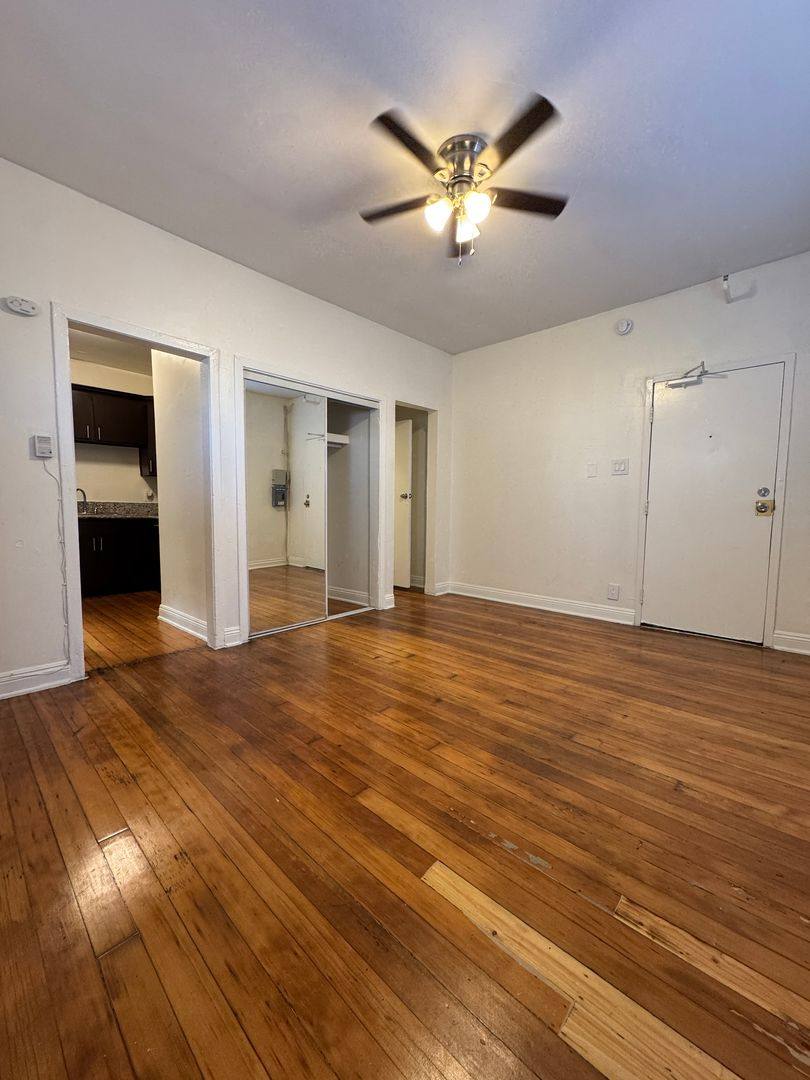 Apartment for rent at 526 S Union Ave, Los Angeles, CA 90017