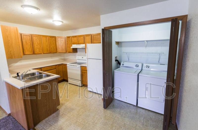Apartment for rent at 611 Johnson St #11, Waterloo, IA 50702