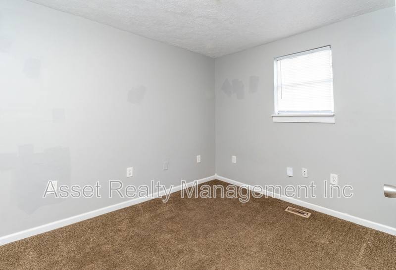 Apartment for rent at 204 Wynn Ave #101, Knoxville, TN 37920