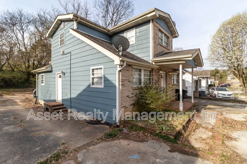 Apartment for rent at 204 Wynn Ave #101, Knoxville, TN 37920