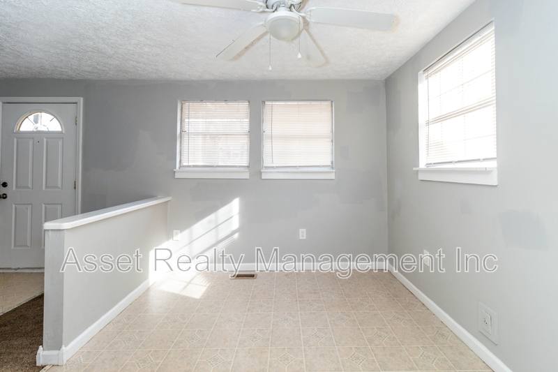 Apartment for rent at 204 Wynn Ave #101, Knoxville, TN 37920
