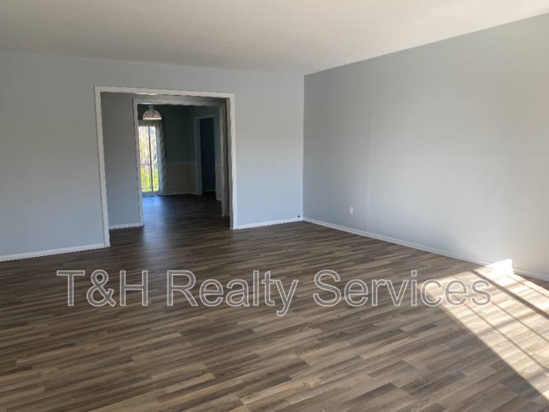 Apartment for rent at 857 Indigo Way, Indianapolis, IN 46260