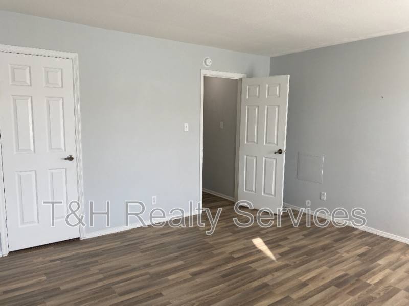 Apartment for rent at 857 Indigo Way, Indianapolis, IN 46260
