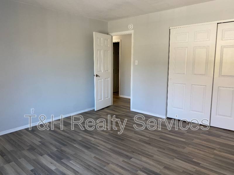 Apartment for rent at 857 Indigo Way, Indianapolis, IN 46260