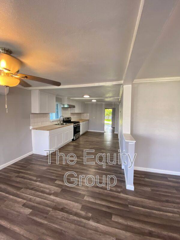 Apartment for rent at 837 Evening Glow Ave, Reedley, CA 93654