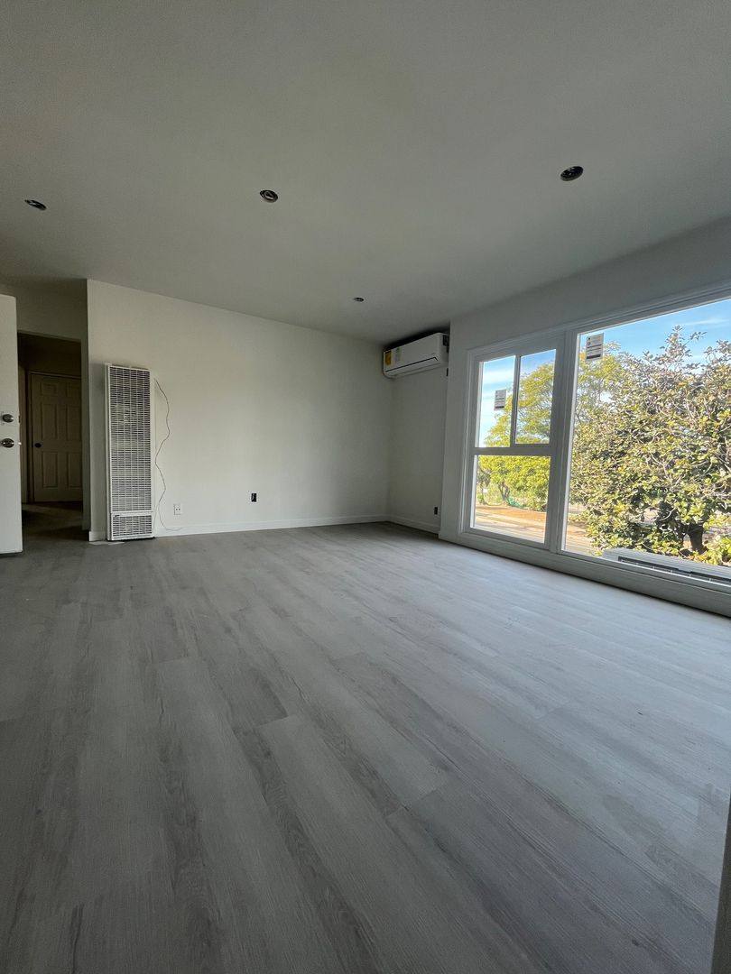 Apartment for rent at 5000 W Coliseum St, Los Angeles, CA 90016