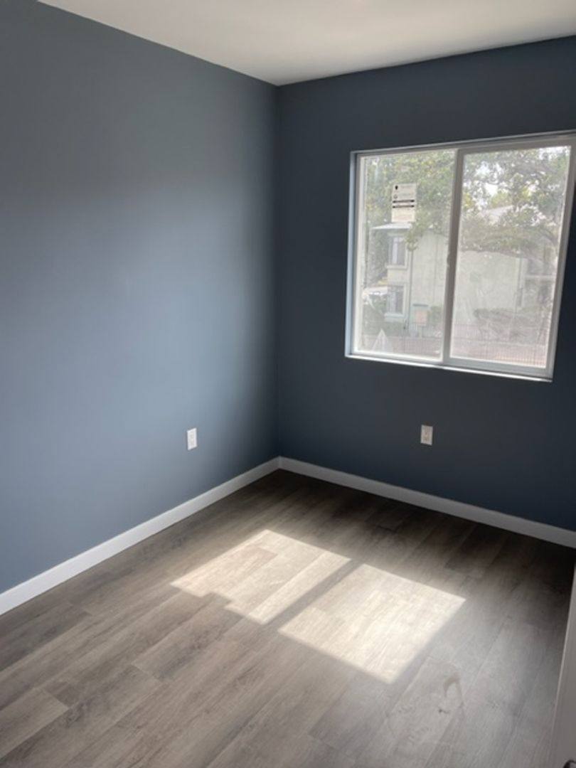 Apartment for rent at 5000 W Coliseum St, Los Angeles, CA 90016