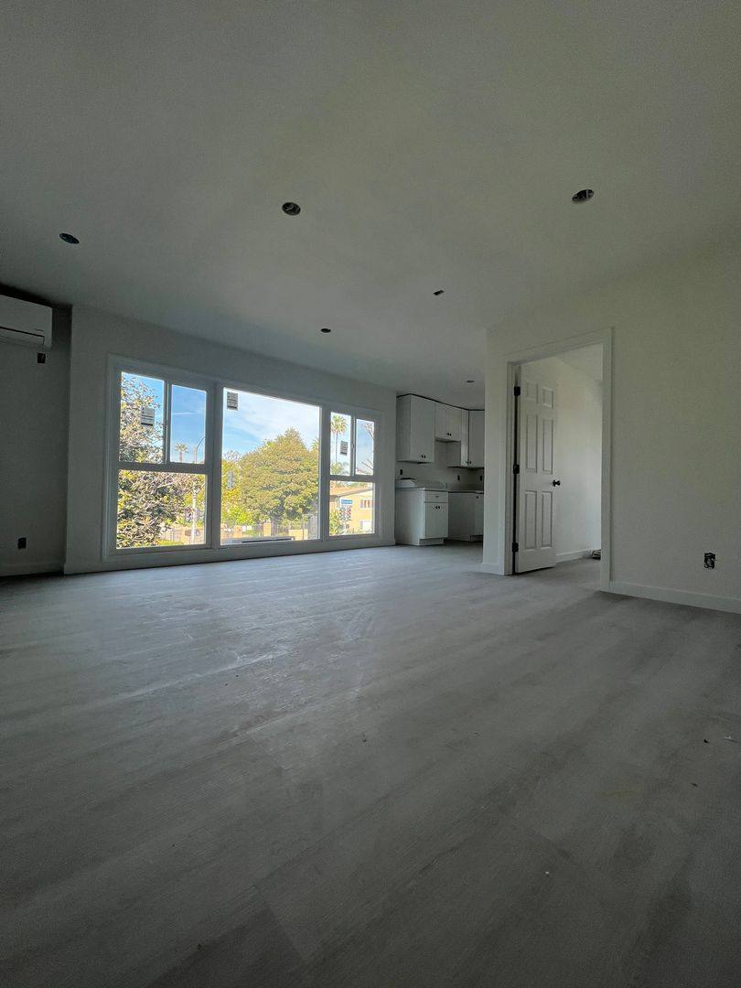 Apartment for rent at 5000 W Coliseum St, Los Angeles, CA 90016