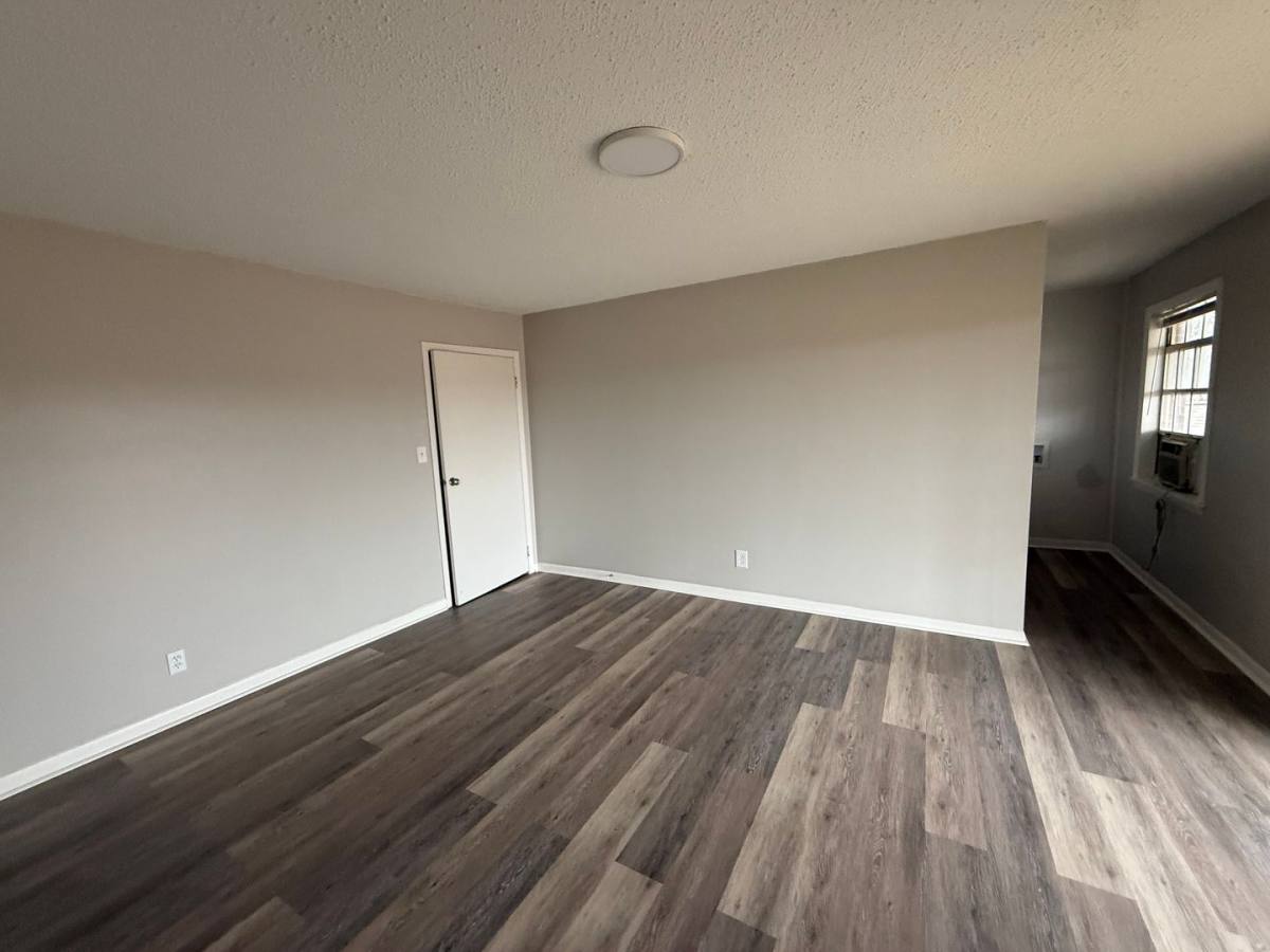 Apartment for rent at 206 Cloverleaf Dr, Athens, AL 35611