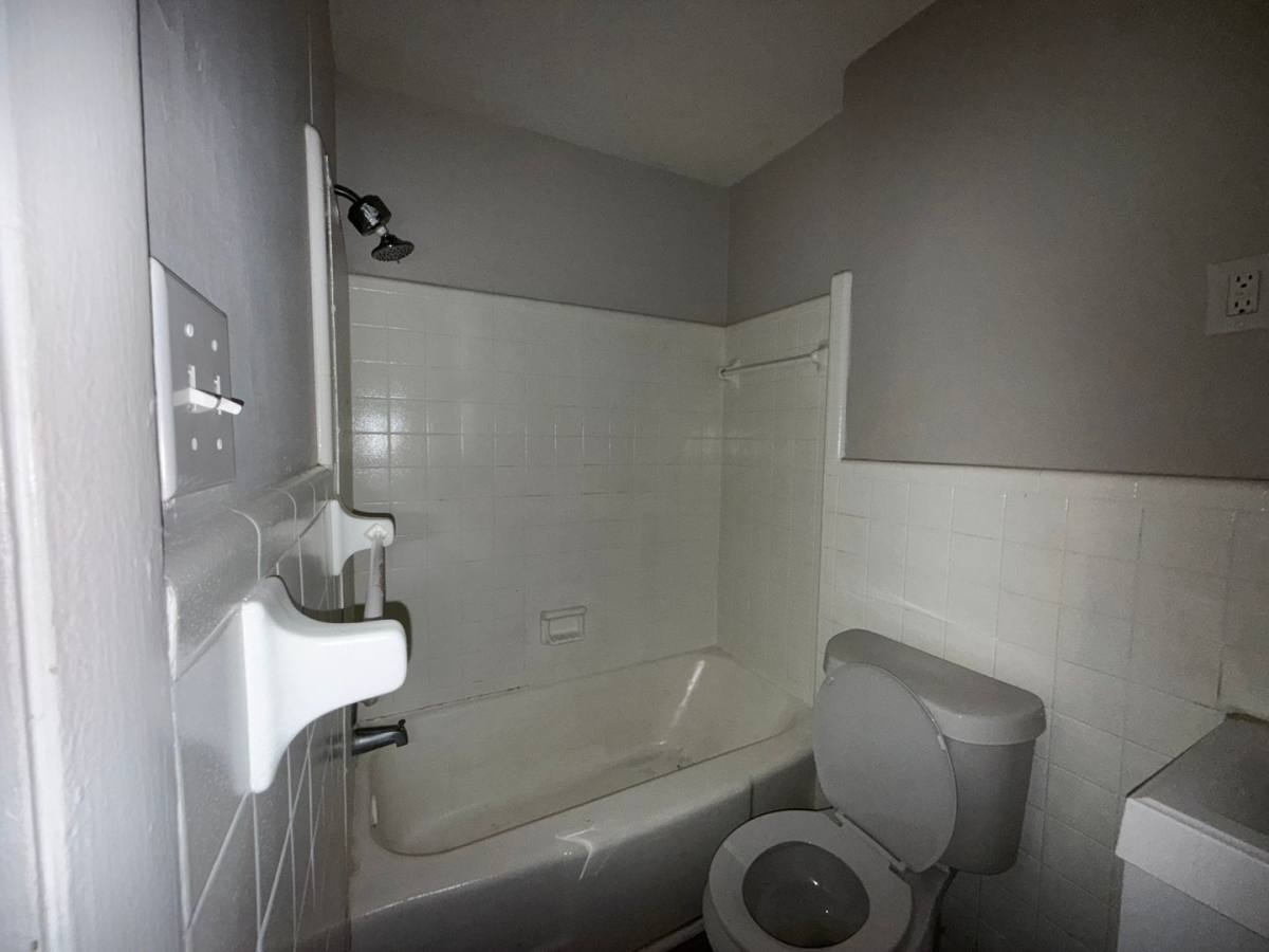 Apartment for rent at 206 Cloverleaf Dr, Athens, AL 35611