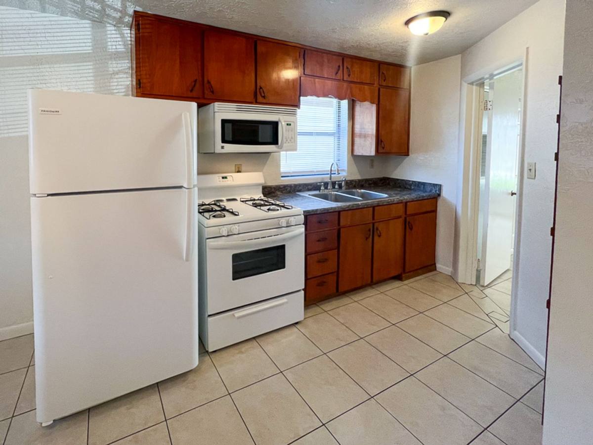 Apartment for rent at 1406 SW 18th Place, Gainesville, FL 32608