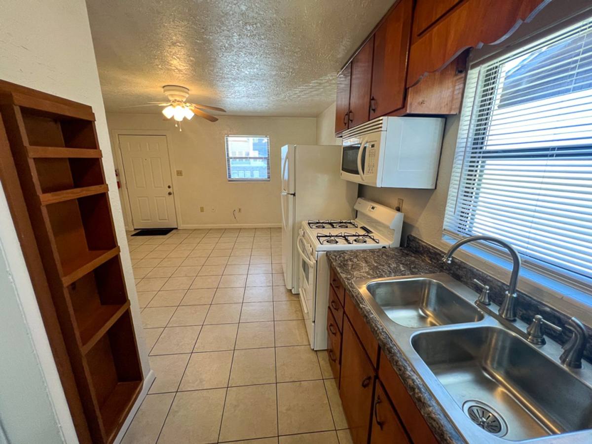 Apartment for rent at 1406 SW 18th Place, Gainesville, FL 32608