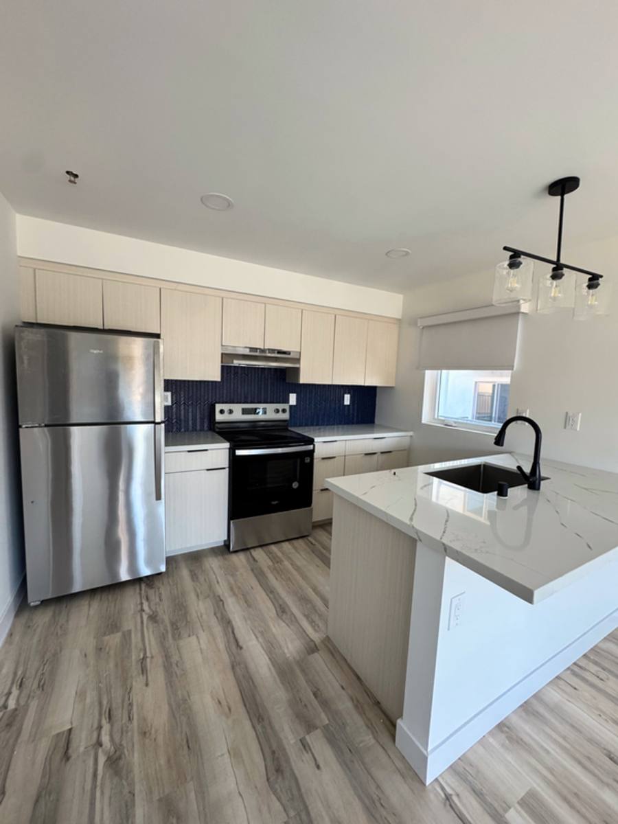 Apartment for rent at 2330-2332 Grand Ave, San Diego, CA 92109