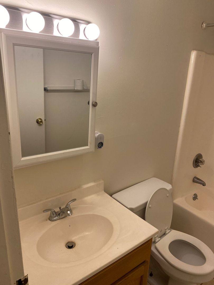 Apartment for rent at 169 W Spring St, West Haven, CT 06516