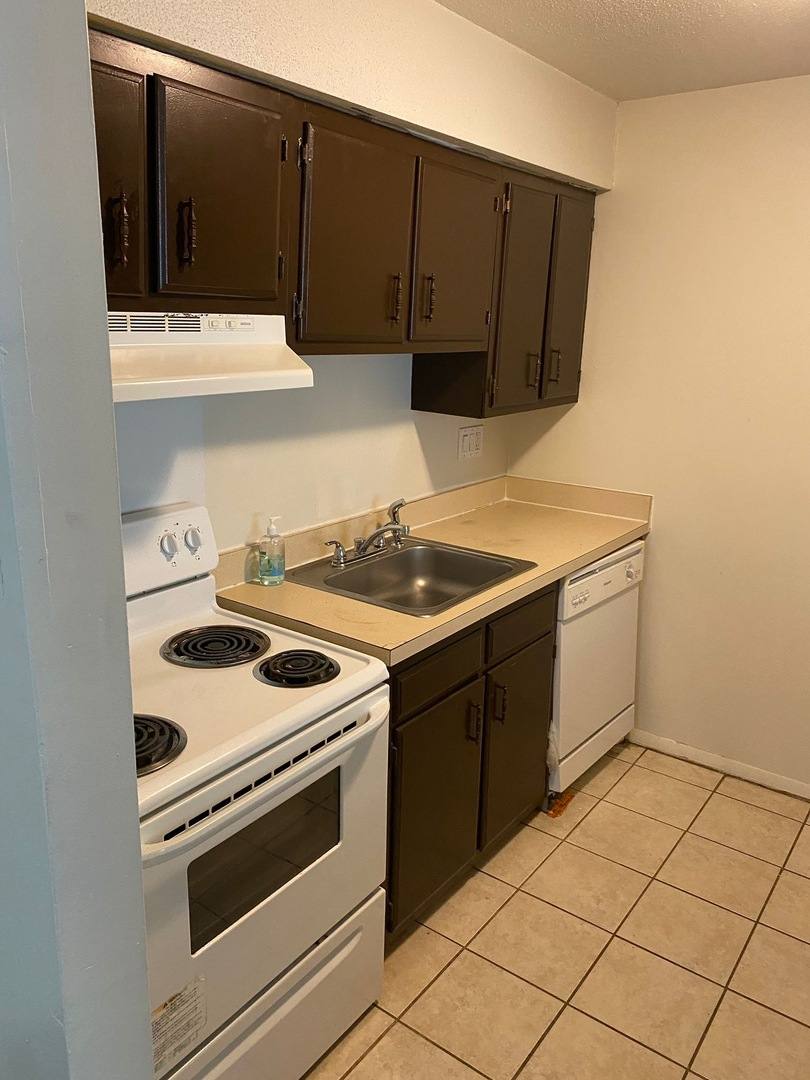 Apartment for rent at 169 W Spring St, West Haven, CT 06516