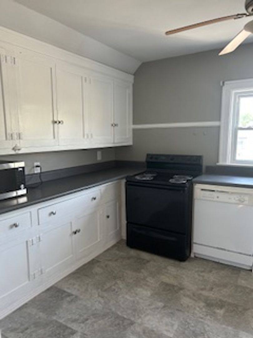 Apartment for rent at 1301 Pickett St, Radford, VA 24141