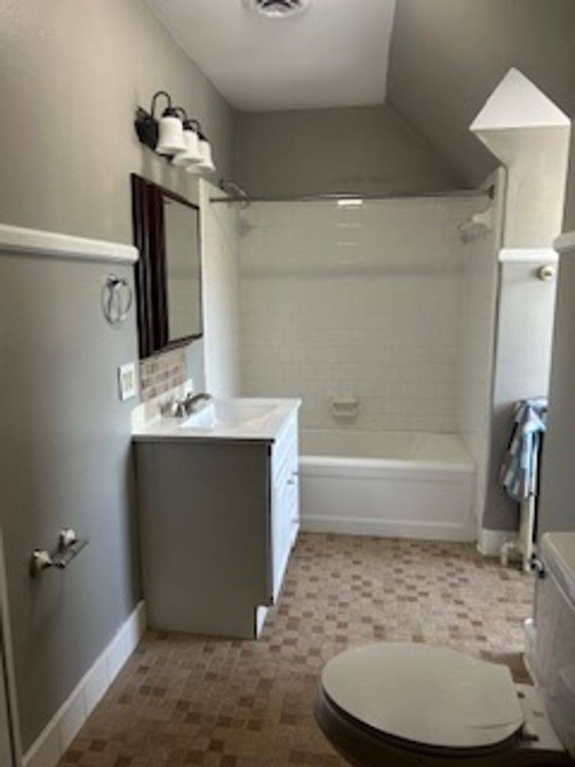Apartment for rent at 1301 Pickett St, Radford, VA 24141