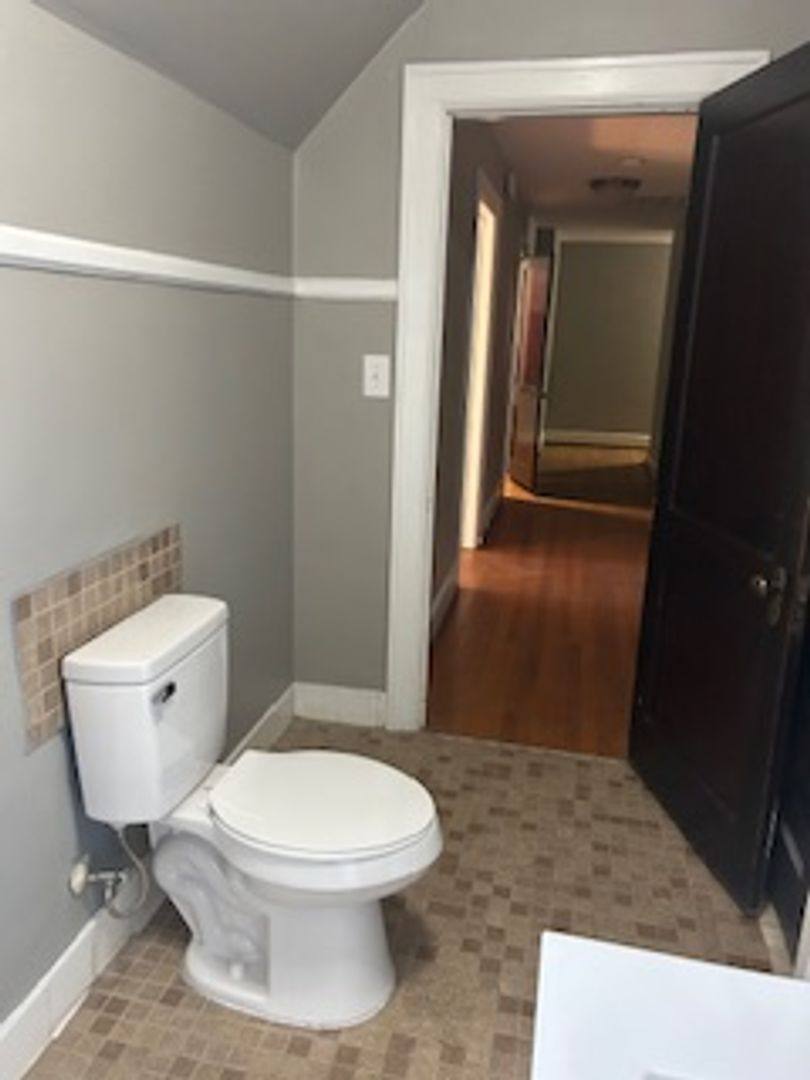 Apartment for rent at 1301 Pickett St, Radford, VA 24141