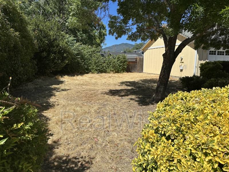 House for rent at 715 SW Laurel St, Grants Pass, OR 97526