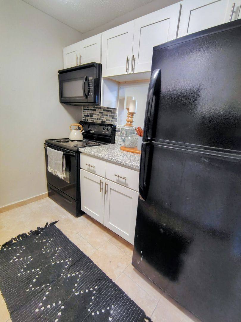 Apartment for rent at 7677 E 21st St, Wichita, KS 67206