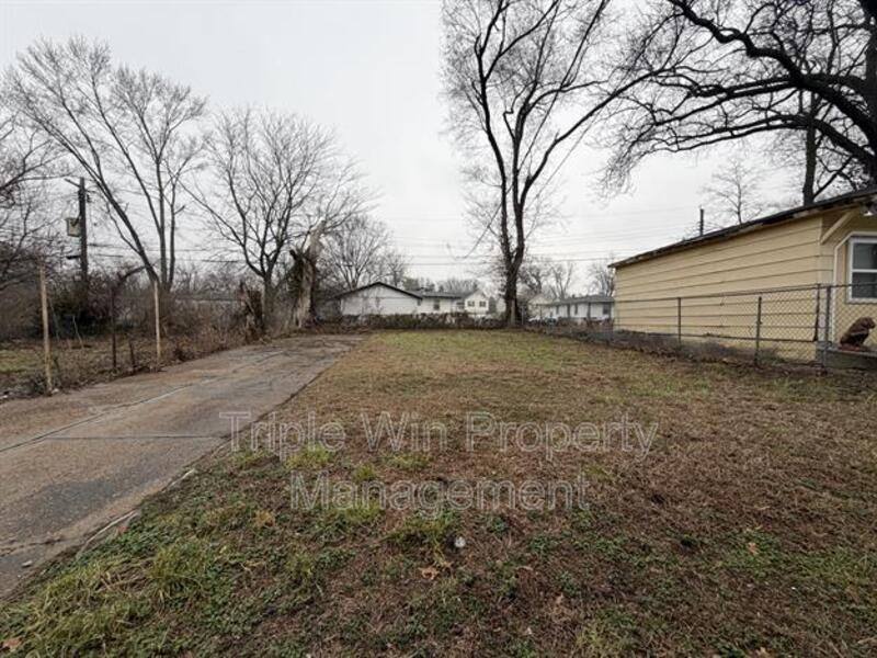 House for rent at 2527 Switzer Ave, Saint Louis, MO 63136