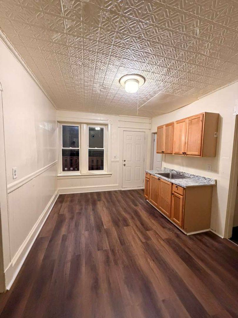 Apartment for rent at 41 Mosher St, Holyoke, MA 01040