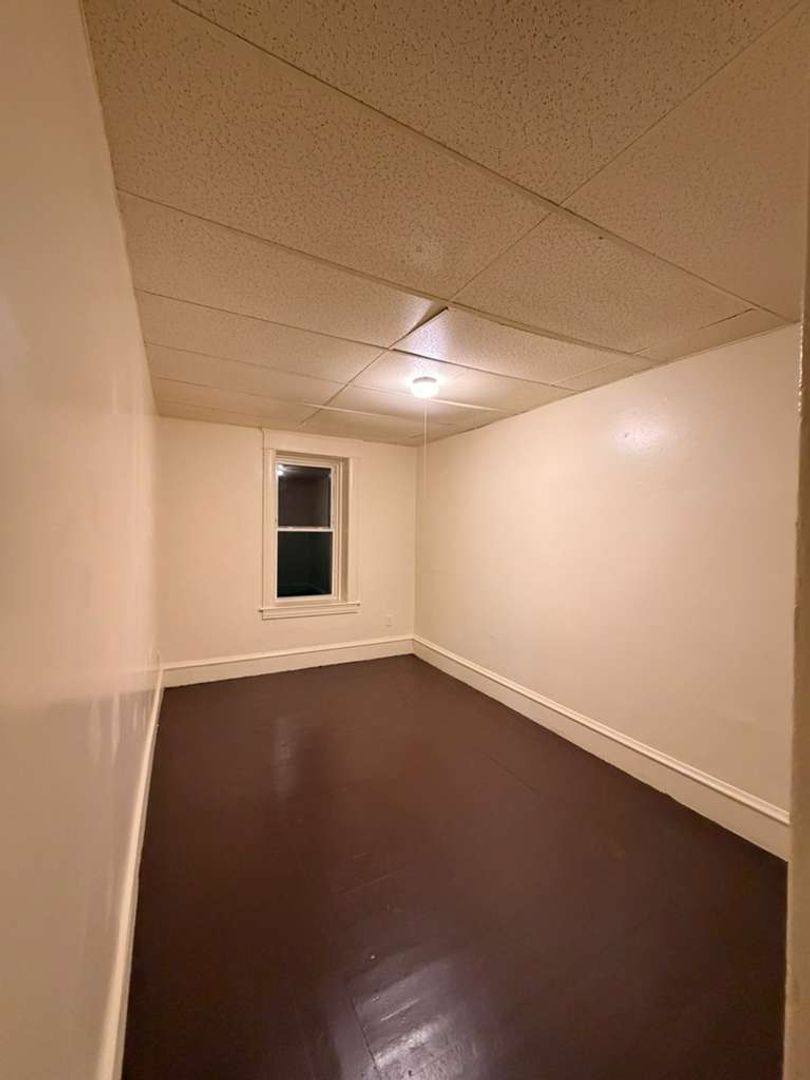 Apartment for rent at 41 Mosher St, Holyoke, MA 01040