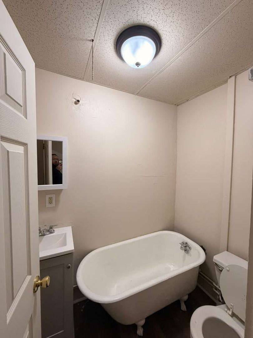 Apartment for rent at 41 Mosher St, Holyoke, MA 01040