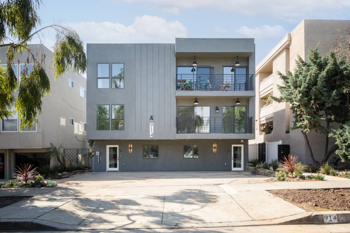 Apartment for rent at 914 7th St, Santa Monica, CA 90403