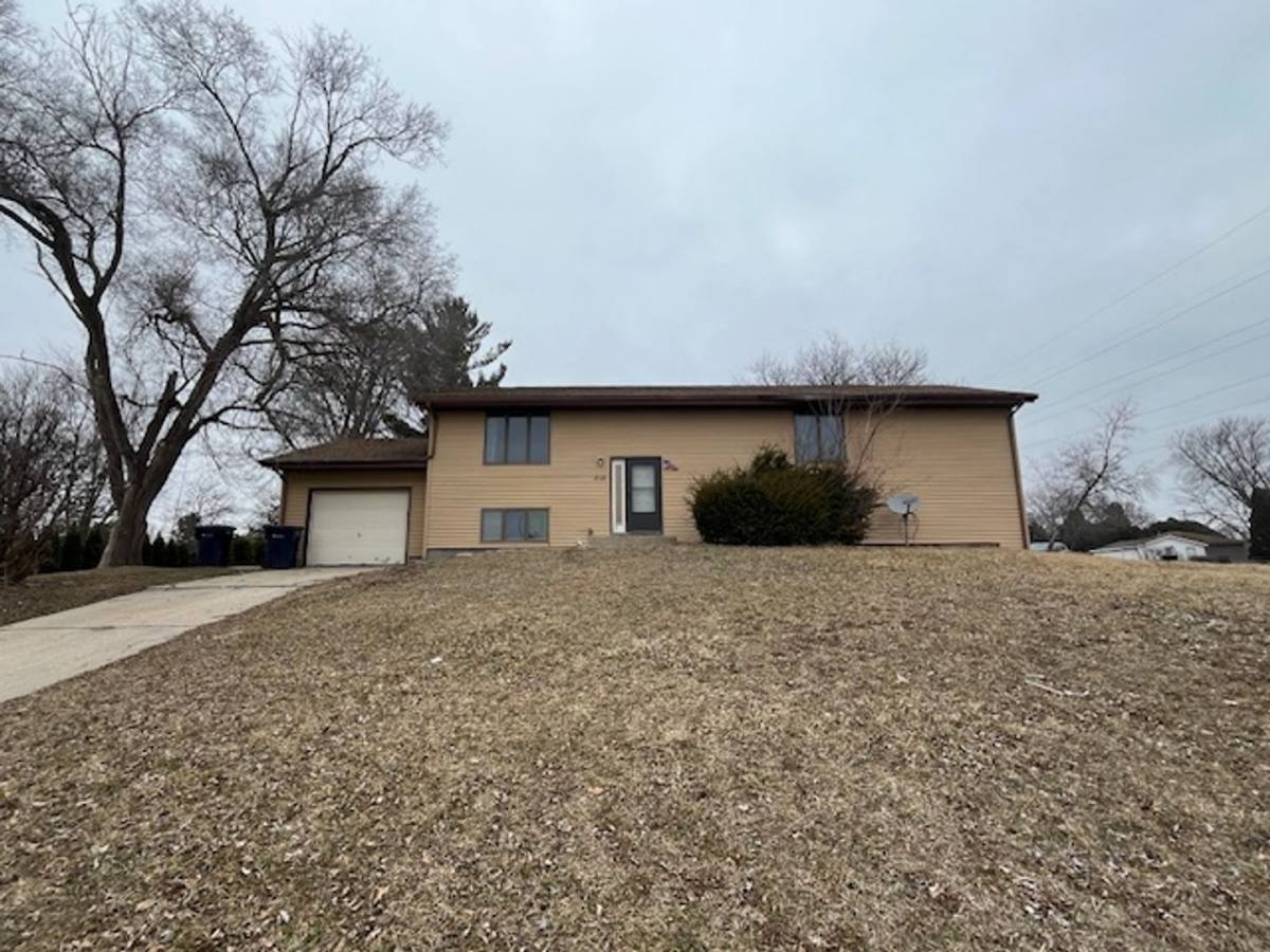 Apartment for rent at 533 Harvard Court, Janesville, WI 53548