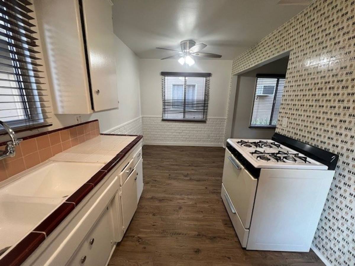 Apartment for rent at 6243-65 Vineland Ave, North Hollywood, CA 91606