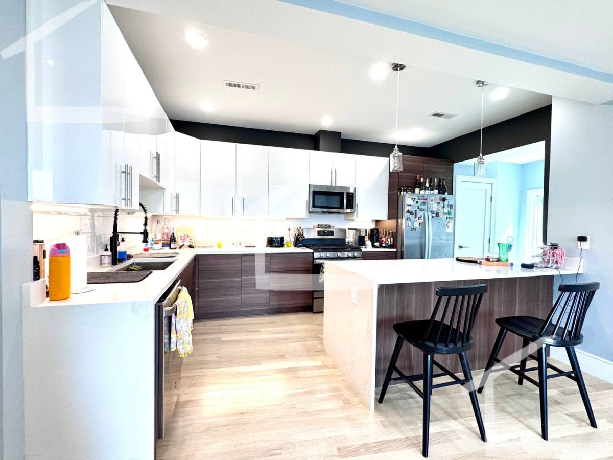 Apartment for rent at 7 University Rd #1A, Brookline, MA 02445