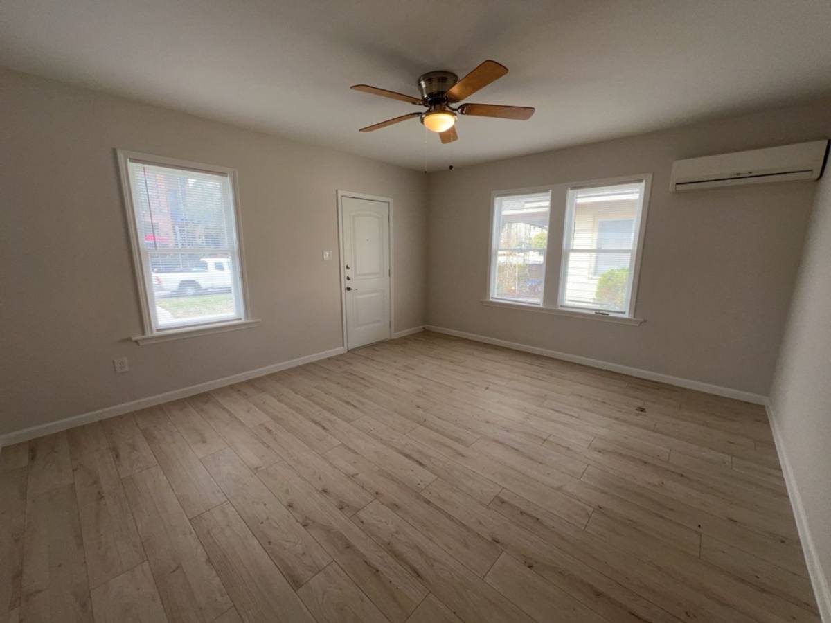 House for rent at 1008 Studewood St, Houston, TX 77008