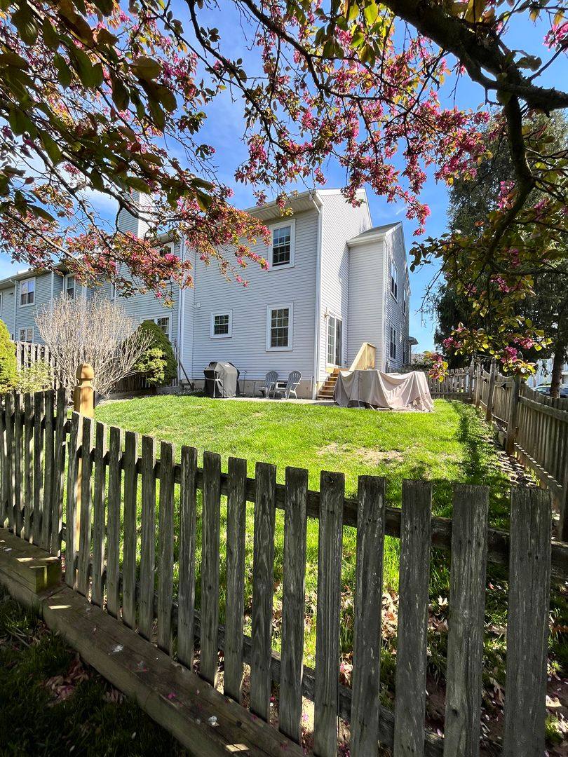 Townhouse for rent at 81 Kirkwood Dr, Newtown, PA 18940
