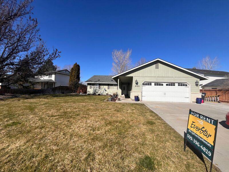 House for rent at 2321 Hummingbird Lane, West Richland, WA 99353