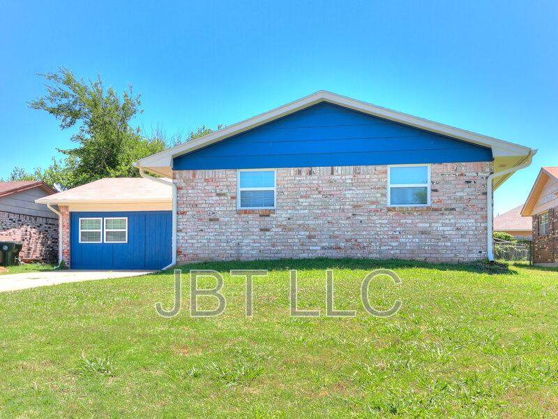 House for rent at 4416 Meadowoak Dr, Oklahoma City, OK 73110