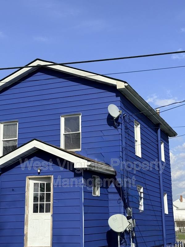 Apartment for rent at 304 N 3rd St, Princeton, WV 24740