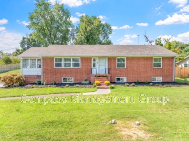 House for rent at 217 Buckingham Dr, Knoxville, TN 37909