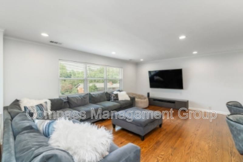 House for rent at 217 Buckingham Dr, Knoxville, TN 37909